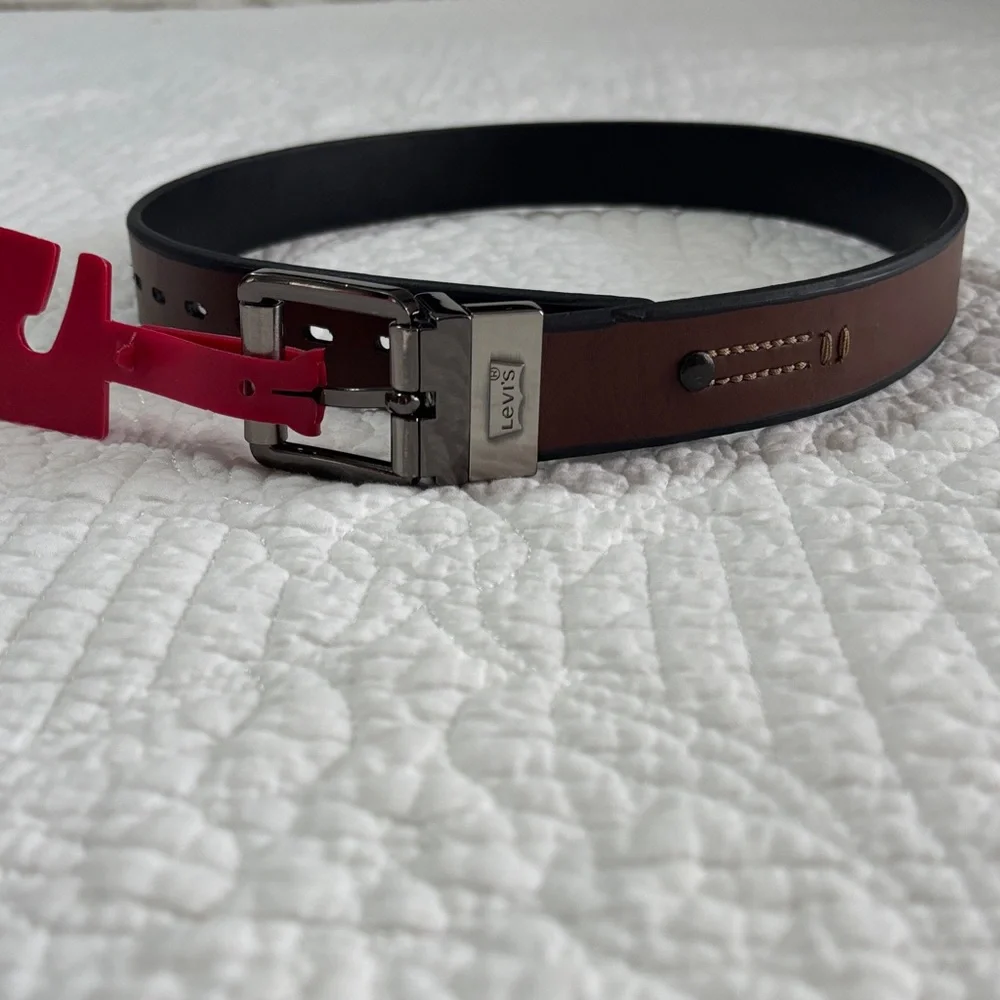 NWT Levi's Boys Brown &  Black Reversible Faux Leather Casual Belt Medium 26-28